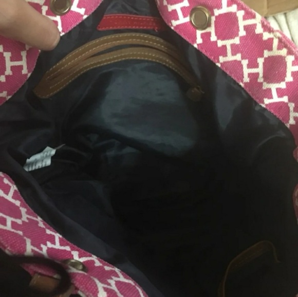 Tommy Hilfiger purse - Picture 5 of 8